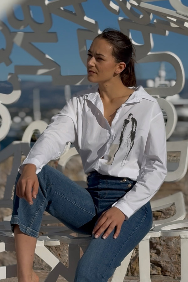 CHEMISE OVERSIZE LES MAINS DANS LES POCHES BLANCHE