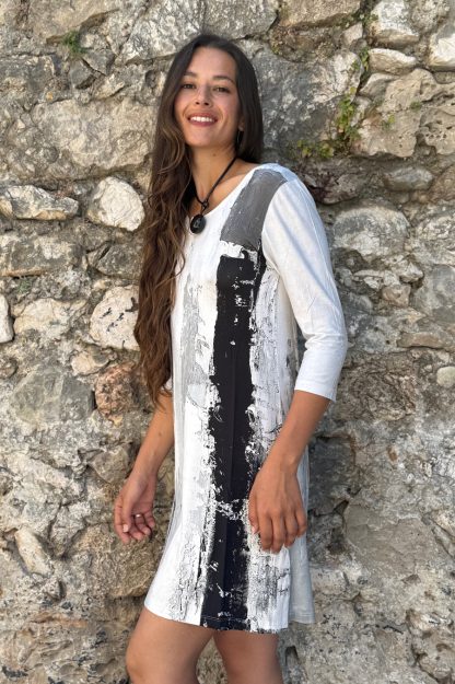 3/4 SLEEVED FLARED-CUT DRESS FIGURES - Image 2