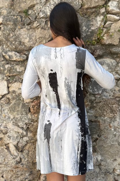 3/4 SLEEVED FLARED-CUT DRESS FIGURES - Image 3