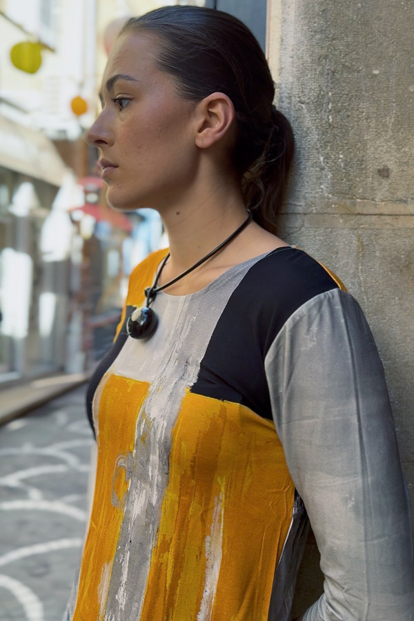 3/4 SLEEVED FLARED-CUT T-SHIRT CHAMPAGNE - Image 3